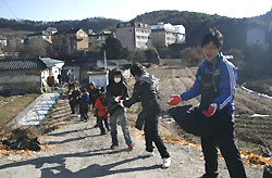 이매동성바오로본당 복사단, 연탄나누기 봉사